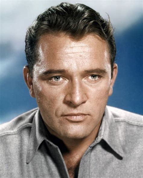 25 Vintage Portraits of a Young and Handsome Richard Burton。